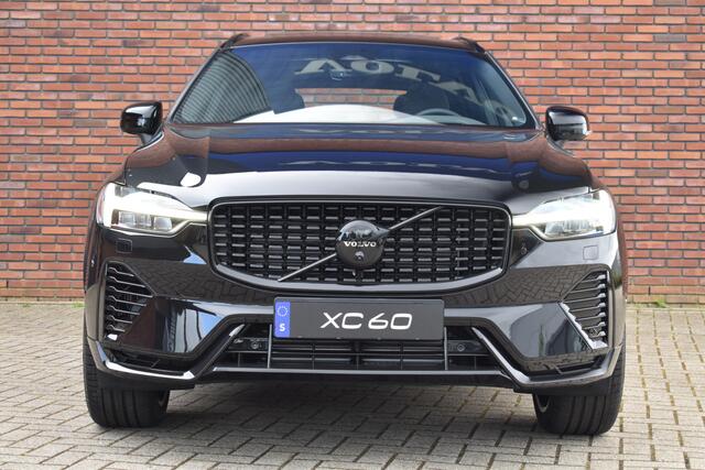Volvo XC60 T6 350PK Plug-in hybrid AWD Ultra Black Edition | Gelamineerde zijruiten | Luchtvering | Visual park assist