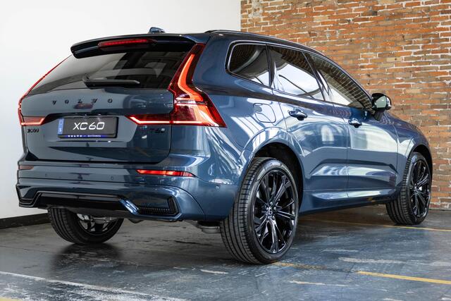 Volvo XC60 T6 Plug-in hybrid AWD Ultra Black Edition | Nieuw model! | Direct leverbaar | Adaptive cruise control | Google infotainment | luchtvering | Harman Kardon premium audio | 360° Parkeercamera | Parkeersensoren voor + achter | Stoel en stuurwiel verwarming | 