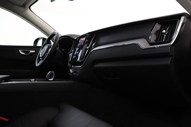 Volvo XC60 RECHARGE T6 AWD ULTIMATE DARK -PANO.DAK|B&W-AUDIO|LUCHTVERING|HEAD-UP DISP.|20"