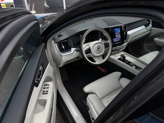 Volvo XC60 2.0 B5 Inscription Prijs Inclusief Onderhoud & 12 Maand BOVAG Garantie | Uitklapbare Trekhaak | 360 Graden Camera |
