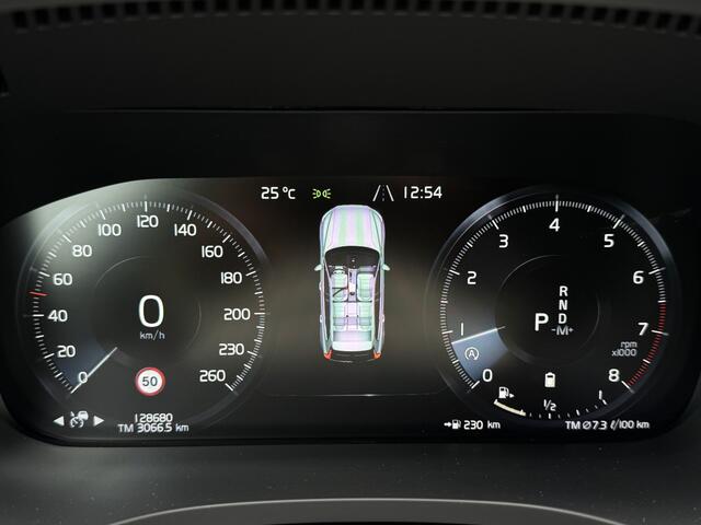 Volvo XC60 2.0 B5 Inscription Prijs Inclusief Onderhoud & 12 Maand BOVAG Garantie | Uitklapbare Trekhaak | 360 Graden Camera |