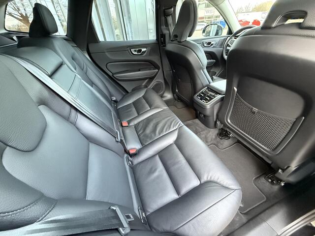 Volvo XC60 2.0 B5 Mom. Exclusive |Pano|Leer|Memory|AutoPilot|HUD|El.Trekhaak|19"R-Design|Harman/Kardon|Carplay