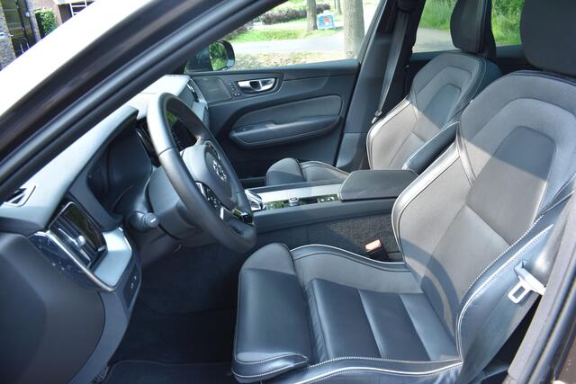 Volvo XC60 2.0 T6 Plug-in hybrid AWD R-Design PANO, LEER 69DKM