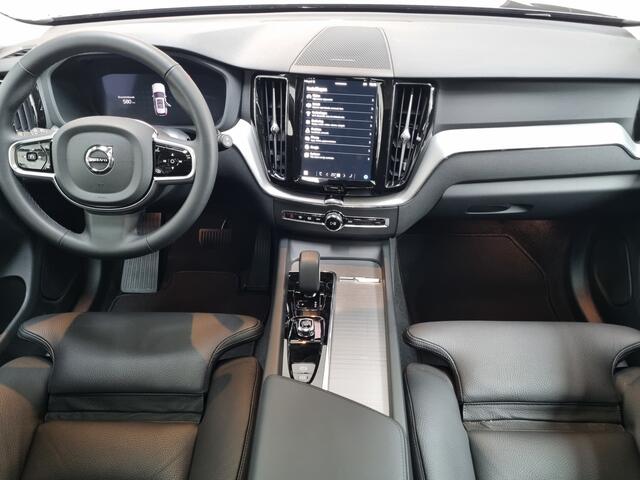 Volvo XC60 2.0 T6 Plug-in hybrid AWD Plus Bright PANO / TREKHAAK / STUURVERWARMING / HARMAN KARDON