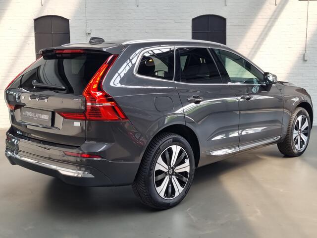 Volvo XC60 2.0 T6 Plug-in hybrid AWD Plus Bright PANO / TREKHAAK / STUURVERWARMING / HARMAN KARDON