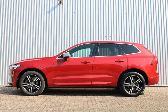 Volvo XC60 T5 Automaat AWD R-Design, | Full map navigatie | Cruise Control | Elektrisch wegklapbare trekhaak | Apple Carplay/Android Auto | BLIS | Achteruitrijcamera | R-Design interieur | Elektrisch bedienbare bestuurdersstoel | Elektrisch bedienbare achterklep |