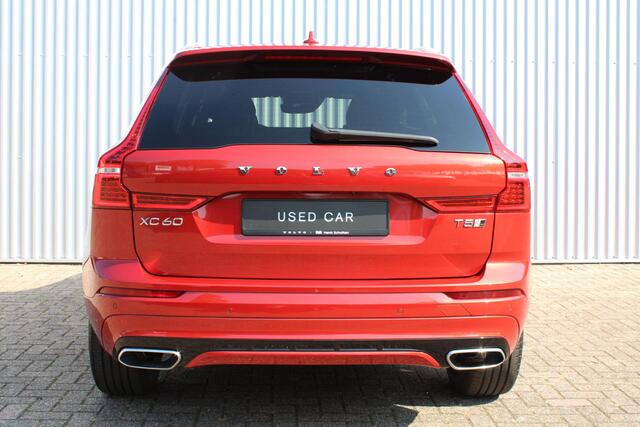 Volvo XC60 T5 Automaat AWD R-Design, | Full map navigatie | Cruise Control | Elektrisch wegklapbare trekhaak | Apple Carplay/Android Auto | BLIS | Achteruitrijcamera | R-Design interieur | Elektrisch bedienbare bestuurdersstoel | Elektrisch bedienbare achterklep |
