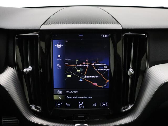 Volvo XC60 T8 390pk AWD R-Design / Luchtvering / Panorama dak / Geventileerde stoelen / Rondom zicht camera / BLIS /