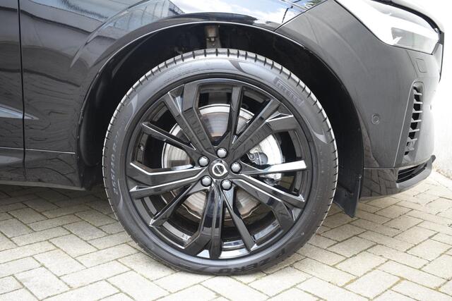 Volvo XC60 T6 350PK Automaat AWD Plus Black Edition / Navigatie / 360 Camera / Head-up Display / Panoramadak / Bowers & Wilkins / 21'' Velgen /