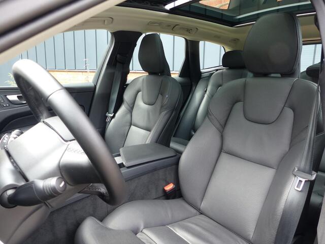 Volvo XC60 T6 Plug-in hybrid AWD Plus Dark