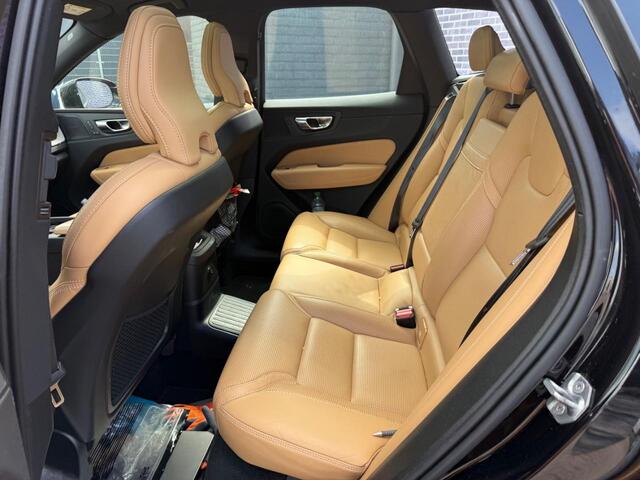 Volvo XC60 2.0 T8 Twin Engine AWD Inscription | Schuif/kantel panoramadak | Trekhaak | Geventileerde en verwarmbare stoelen | Harman/Kardon | Adaptive cruise | Pilot assist | Memory |
