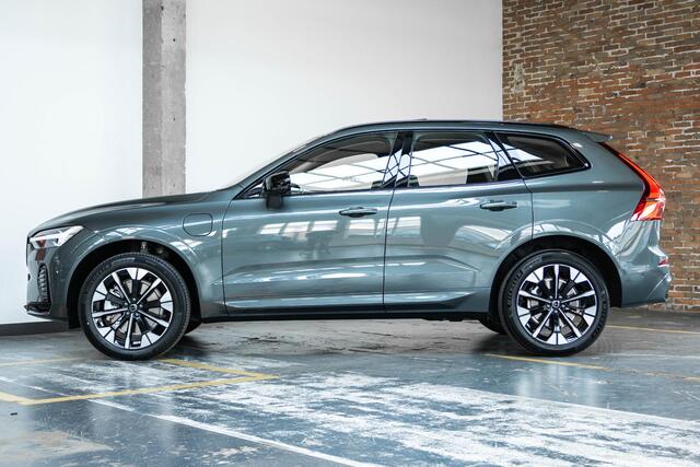 Volvo XC60 2.0 T6 Plug-in hybrid AWD Plus Dark | Schuif/Kantel Panoramadak | Harman Kardon Premium Audio | 360º Visual Park Camera | 20" Lichtmetalen Wielen | Head-Up Display | Forrest Lake Metallic |