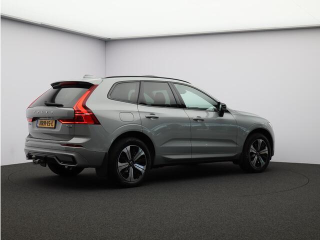 Volvo XC60 T8 AWD Plug-in hybrid Plus Bright / Trekhaak / Pan. dak / Elektr. bed. stoelen / Geïntegr. kinderzitjes / Privacy glass / Gelaagd glas