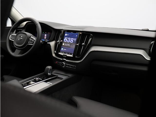 Volvo XC60 T8 AWD Plug-in hybrid Plus Bright / Trekhaak / Pan. dak / Elektr. bed. stoelen / Geïntegr. kinderzitjes / Privacy glass / Gelaagd glas
