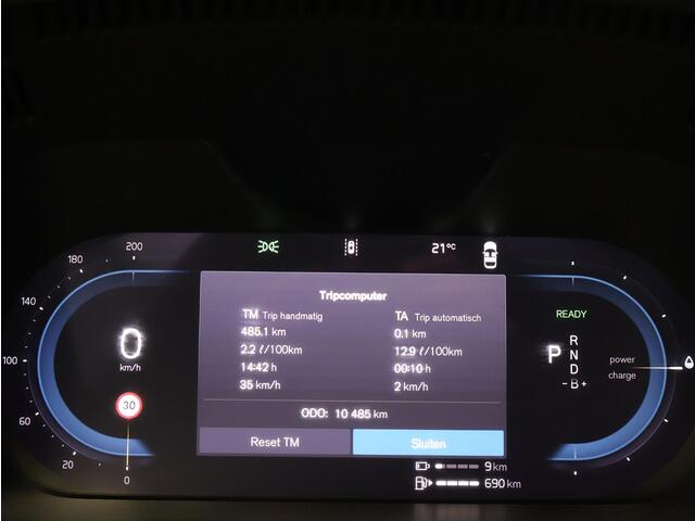Volvo XC60 T8 AWD Plug-in hybrid Plus Bright / Trekhaak / Pan. dak / Elektr. bed. stoelen / Geïntegr. kinderzitjes / Privacy glass / Gelaagd glas