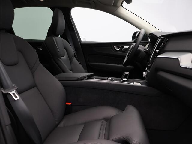 Volvo XC60 T8 AWD Plug-in hybrid Plus Bright / Trekhaak / Pan. dak / Elektr. bed. stoelen / Geïntegr. kinderzitjes / Privacy glass / Gelaagd glas
