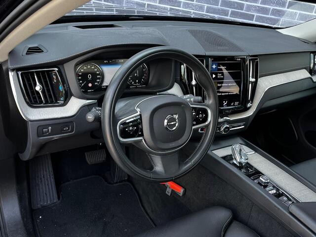Volvo XC60 2.0 B5 AWD Inscription | Panoramadak | Adaptieve Cruise Control | Trekhaak | Head Up Display | Parkeer Camera |