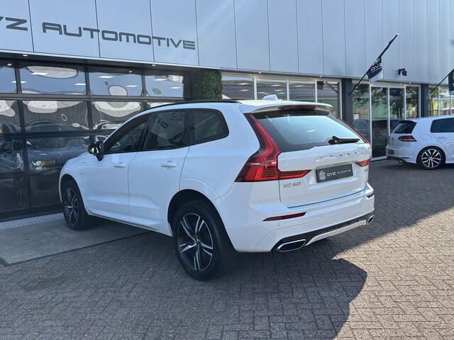 Volvo XC60 2.0 Recharge T8 390 PK AWD R-Design | Pano | Trekhaak | Luchtvering | BTW |