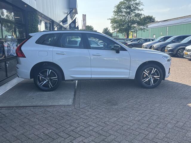 Volvo XC60 2.0 Recharge T8 390 PK AWD R-Design | Pano | Trekhaak | Luchtvering | BTW |
