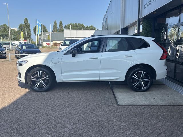 Volvo XC60 2.0 Recharge T8 390 PK AWD R-Design | Pano | Trekhaak | Luchtvering | BTW |