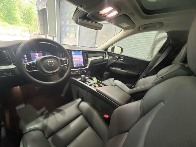Volvo XC60 T6 Plug-in hybrid Plus Dark | Long Range | ACC | 360° Camera | Trekhaak | BLIS | Stoel+Stuurverwarming