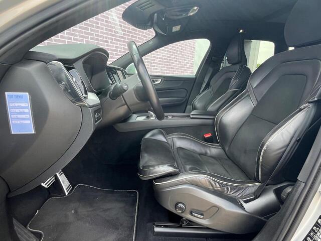 Volvo XC60 2.0 T8 Twin Engine AWD R-Design | Head-up Display | Trekhaak | Panoramadak | Full LED | Carplay | Harman Kardon | 360º Camera | Elektr. achterklep