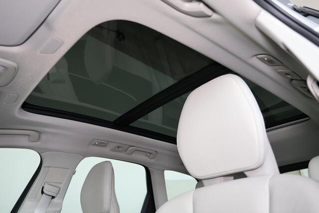 Volvo XC60 T6 Recharge AWD Core Bright - LONG RANGE - Panorama/schuifdak - IntelliSafe Assist - 360º Camera - Adaptieve LED koplampen - Verwarmde voorstoelen, stuur & achterbank - Parkeersensoren voor & achter - Elektr. bedienb. voorstoelen met geheugen - Draadloze 
