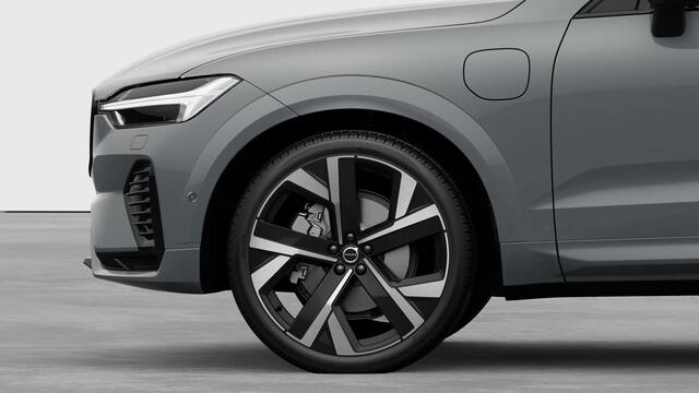 Volvo XC60 T8 Plug-in hybrid AWD Ultra Black Edition | Bowers & Wilkins | Massage/ventilatie voorstoelen | 22" LM velgen | Panoramadak | Head-up Display