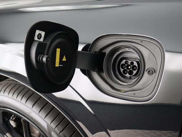 Volvo XC60 2.0 T8 Plug-in hybrid AWD Plus Black Edition 455pk (Pano / 360 Cam / Navi / ACC / 21'')