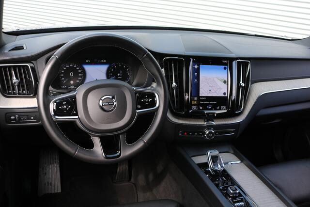 Volvo XC60 2.0 T8 Twin Engine AWD Inscription (Panoramadak Sportleder/Memory Navi Camera Full-Led 19InchLMV PrivacyGlass)