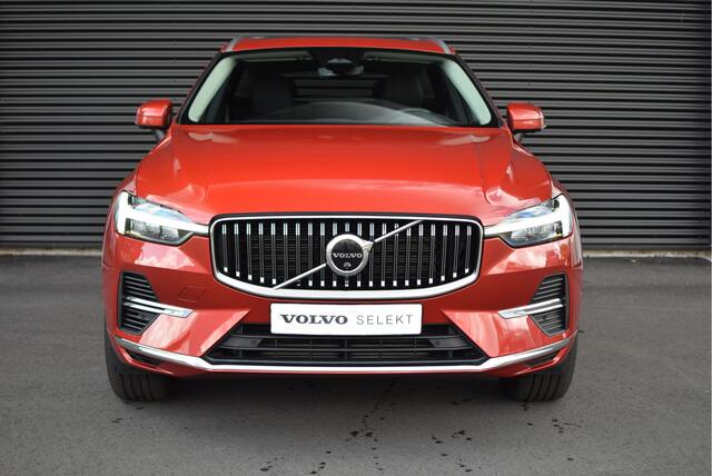 Volvo XC60 T6 350pk AWD Inscription / Long Range / H&K Audio / Leder / Panoramadak / FULL-LED / Stoel + Stuurw. Verwarming / Elektr. Bestuurdersstoel / 360 Camera / Trekhaak / 19'' / ACC / Draadloze oplader /