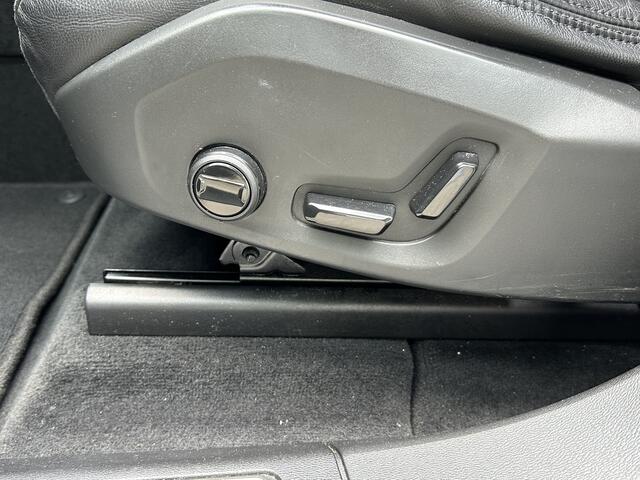 Volvo XC60 Recharge T6 AWD Business Pro | Panoramadak