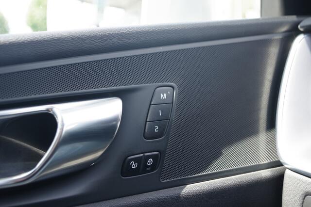 Volvo XC60 2.0 Recharge T6 AWD 340 PK Inscription PHEV, Panoramadak, Elek. Trekhaak, Winterpakket, Head-Up