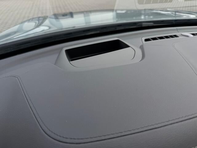 Volvo XC60 2.0 T8 Plug-in hybrid AWD Ultimate Dark Thunder Grey R Design Panodak Harman Kardon HUD 360 Camera