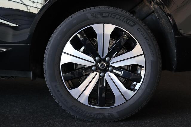 Volvo XC60 Recharge T8 AWD Ultimate Dark - LONG RANGE - Luchtvering - Panorama/schuifdak - IntelliSafe Assist - 360º Camera - Harman/Kardon audio - Verwarmde voorstoelen, stuur & achterbank - Parkeersensoren voor & achter - Elektr. bedienb. voorstoelen met geheugen 