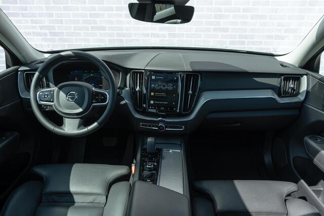 Volvo XC60 2.0 T6 Plug-in hybrid AWD Plus Dark | Keyless | Schuif-/Kanteldak | 360 camera | Elek. Verstelbare Voorstoelen | Stuurverw. | Stoelverw. Voor + Achter | Adaptive Cruise Control