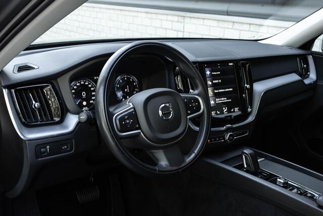 Volvo XC60 B5 Momentum Pro | Elektrische Trekhaak | bedienbare voorstoel | Rear Parking Camera | Led Headlights Bending | Leder Sport | Parking Heater With Timer | 19 "Velgen |