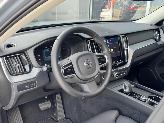 Volvo XC60 2.0 T6 Plug-in hybrid AWD Ultimate Dark 349 PK | Trekhaak | 360 Camera | 21 inch