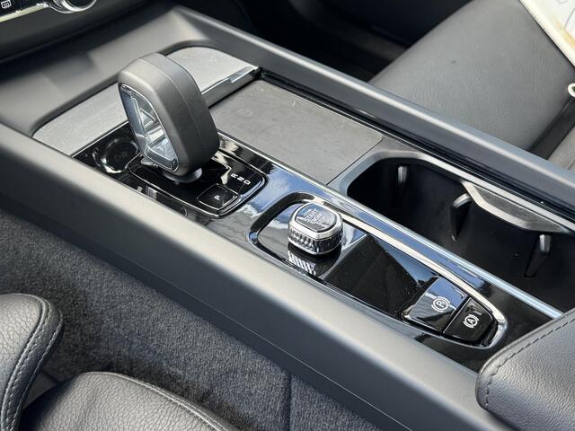 Volvo XC60 2.0 T6 Plug-in hybrid AWD Ultimate Dark 349 PK | Trekhaak | 360 Camera | 21 inch