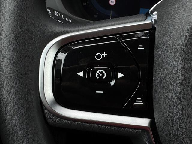 Volvo XC60 2.0 T8 Plug-in hybrid AWD Plus Bright Prijs Inclusief Onderhoud & 12 Maand BOVAG Garantie | Als Nieuw | Panoramadak | Elektrisch Verstelbare Stoelen |