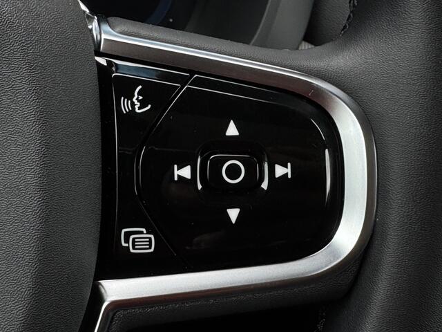 Volvo XC60 2.0 T8 Plug-in hybrid AWD Plus Bright Prijs Inclusief Onderhoud & 12 Maand BOVAG Garantie | Als Nieuw | Panoramadak | Elektrisch Verstelbare Stoelen |