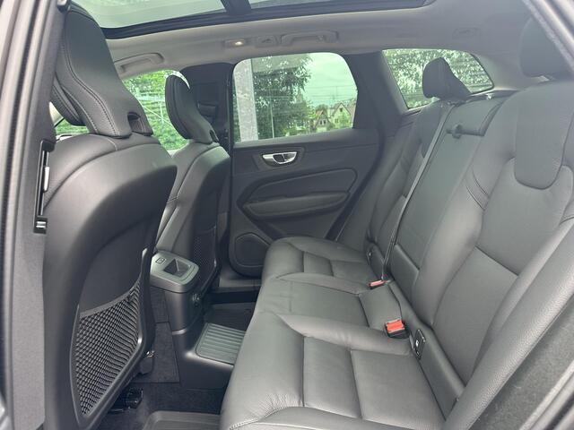 Volvo XC60 2.0 T6 Plug-in hybrid AWD Plus Dark / Trekhaak / Pano. dak / Harman Kardon / 360 camera / Elek. stoelen / Stoel + stuur verwarmd /