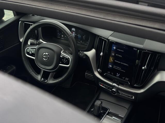 Volvo XC60 2.0 T6 AWD R-Design M22 FULL PANO NAVI CLIMATE PDC SPORTVELGEN