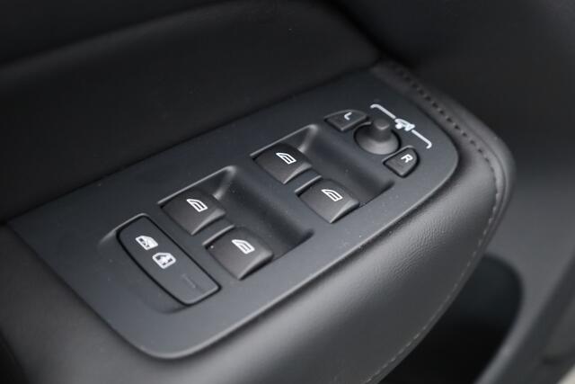 Volvo XC60 T8 Recharge Plus Dark | Pano | 21'' | Memory seats | 360cam | Harman Kardon | Pilot Assist