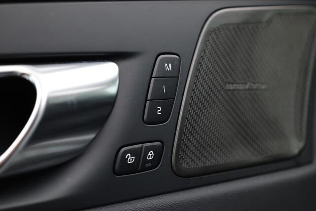 Volvo XC60 T8 Recharge Plus Dark | Pano | 21'' | Memory seats | 360cam | Harman Kardon | Pilot Assist