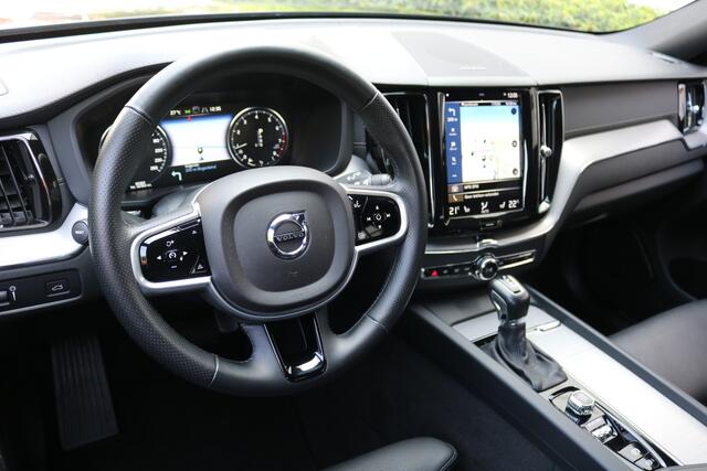 Volvo XC60 2.0 B5 AWD Inscription (Panoramadak Sportleder/Memory Navi HarmanKardon Blis ACC Full-Led 20InchLMV Pdc V+A)