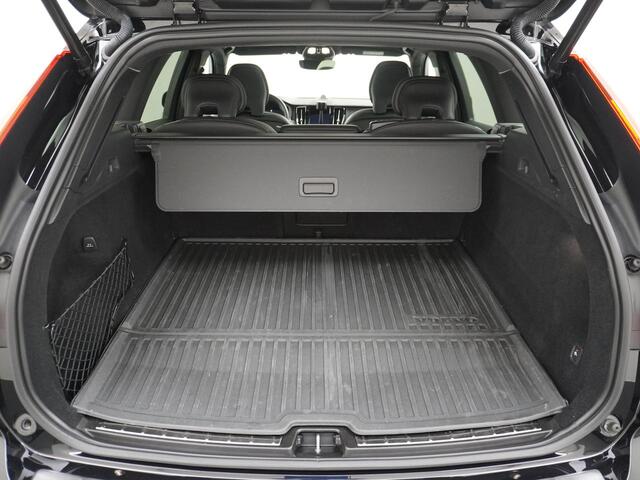 Volvo XC60 2.0 T6 Plug-in hybrid AWD Plus Dark Bowers&Wilkins/Trekhaak/21inch etc