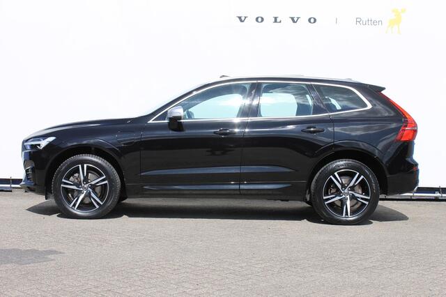 Volvo XC60 T8 Twin Engine AWD R-Design Luchtvering / Head-up display / BLIS / Elektrisch bedienbare bestuurderstoel met geheugen / Cruise control / Achteruitrij camera / Apple Carplay / Android auto /