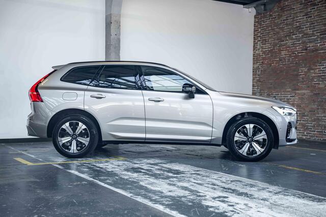 Volvo XC60 T6 Automaat Plug-in hybrid AWD Plus Dark | 4-seizoenenbanden | Google infotainment | 360° Parkeercamera | Harman Kardon premium audio | Semi Electrische trekhaak | Panoramadak | Parkeersensoren voor + achter | Longe Range | Electrische bedienbare voorstoe