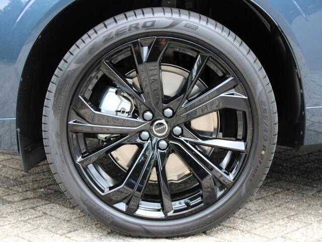 Volvo XC60 2.0 T6 Plug-in hybrid AWD Plus Black Edition Automaat / Panoramadak / Privacy Glass / MY2026